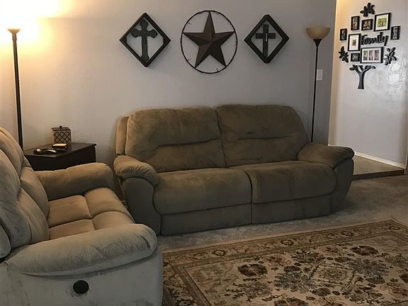 5th image of 704 SW Normandy Ave