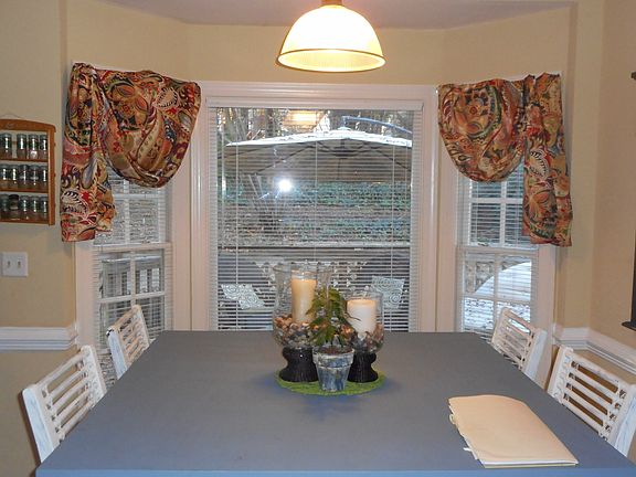 5th image of 10260 Berkeley Manor Dr