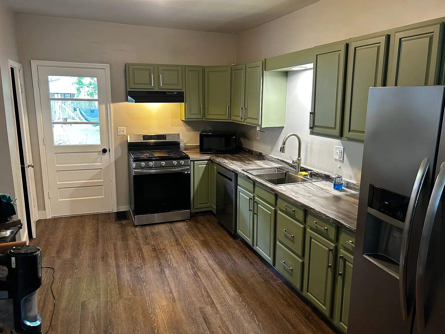 4 bed, 1.5 bath, 1536 sqft, $2,900 — Photo 4