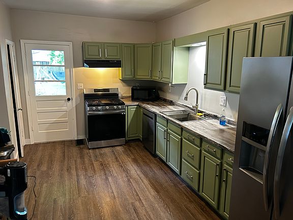 4th image of 31 Maple Ave