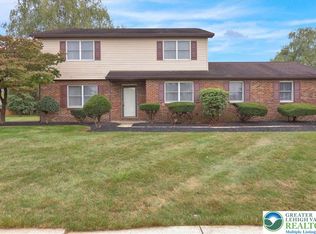 2 Cambridge Ct, Fleetwood, PA 19522