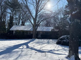 22 S Lot Rd, Smithtown, NY 11787