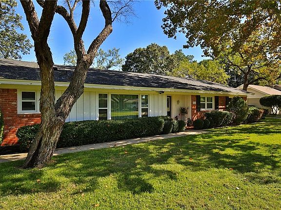 5th image of 1917 Willow Dr