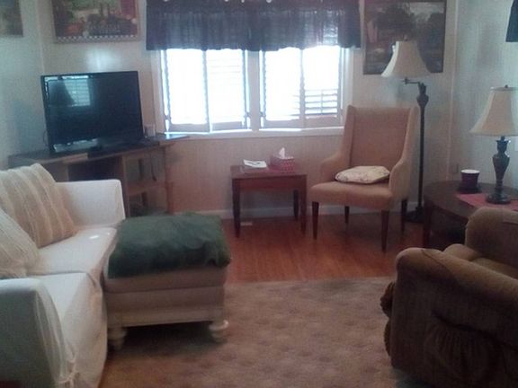 4th image of 68 Charlotte Dr