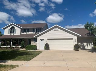 410 E Carrington Ln, Appleton, WI 54913