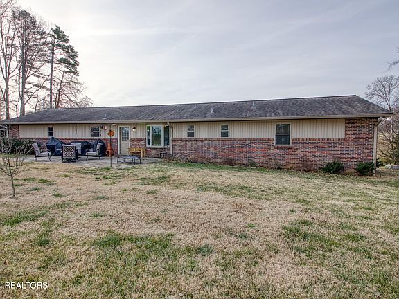 3rd image of 1237 Burnett Station Rd