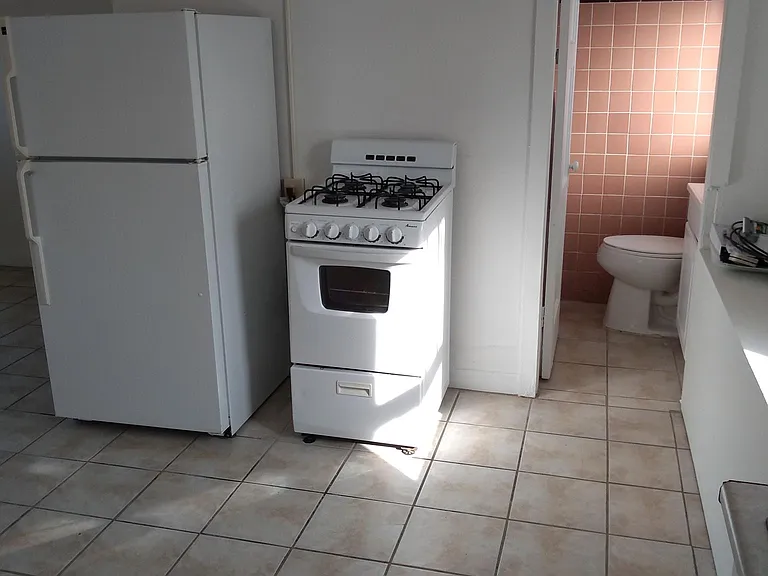 470 S Foch St #9 — Photo 2