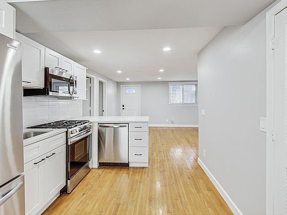 2nd image of 2206 N Talman Ave #Ch1