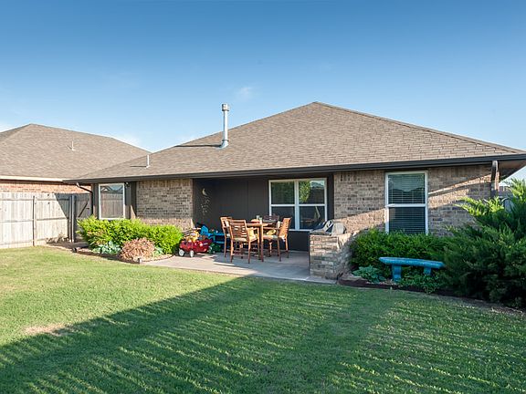 3rd image of 4825 SW Waterstone Pl