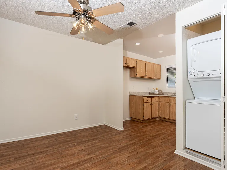 Woodbend Apartments — Photo 70