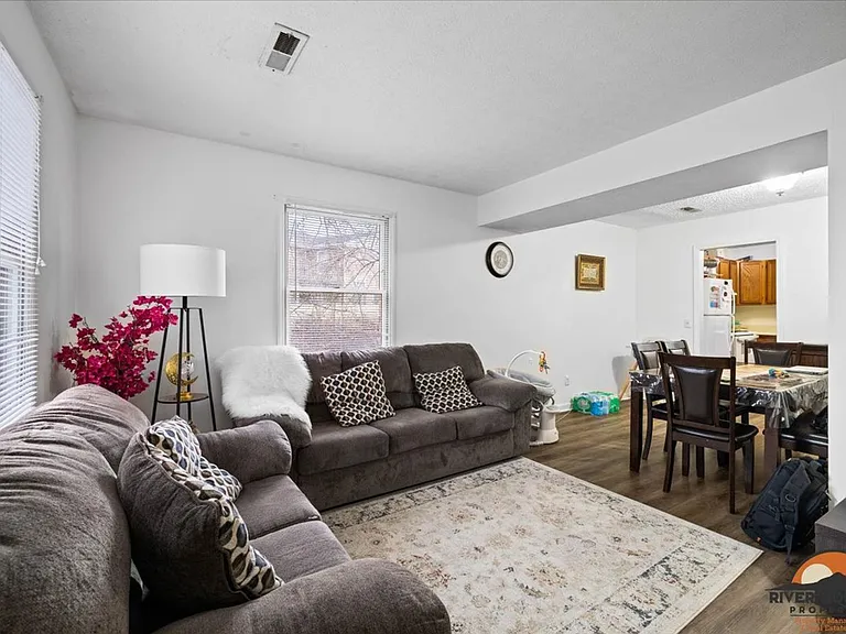 1475 Sandy Cir — Photo 1