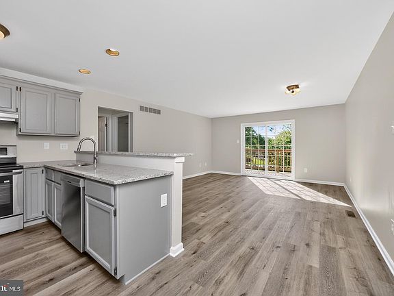 4th image of 103 Fairfield Ct