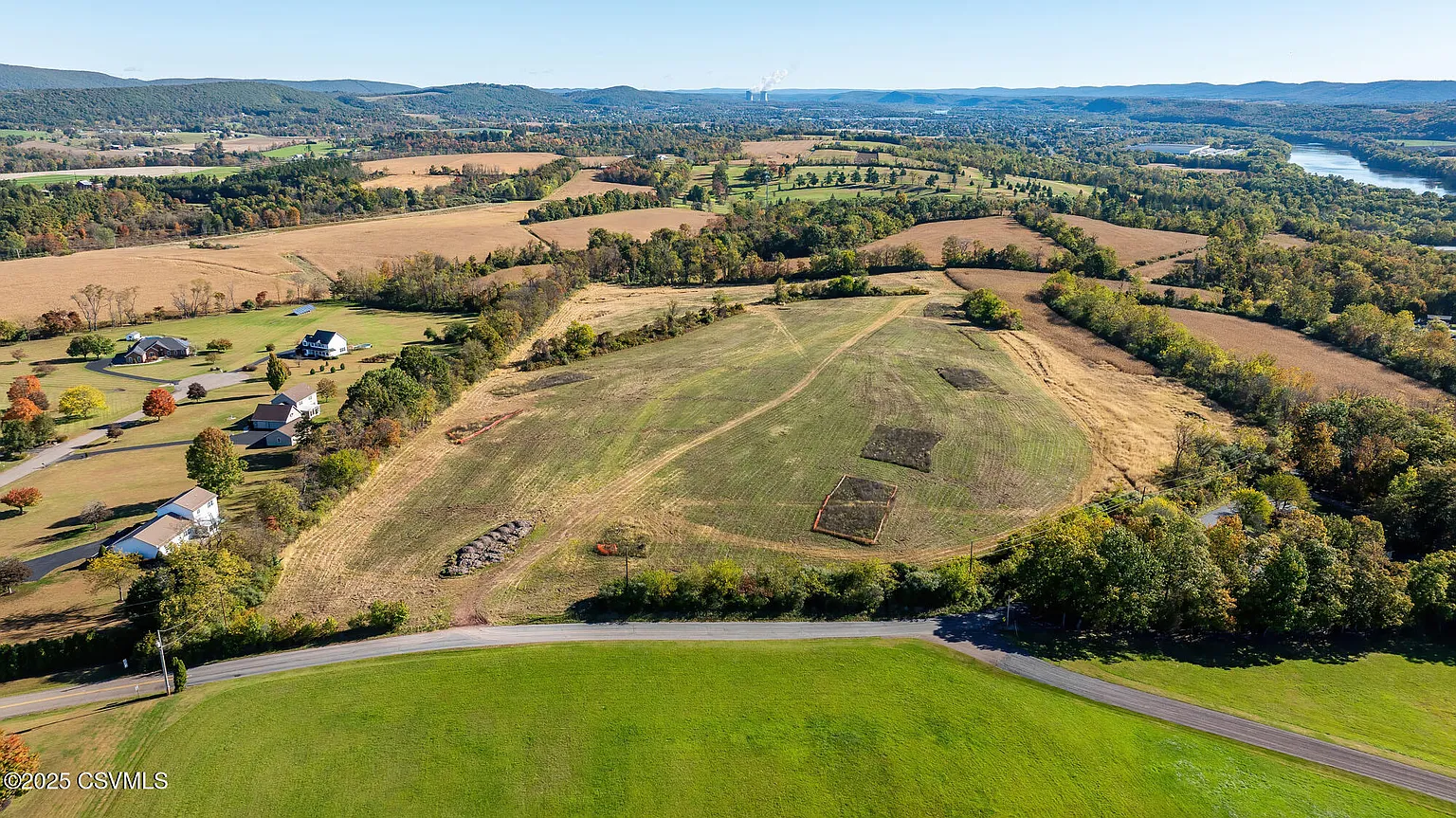 2 Highlands Hill Dr photo 1