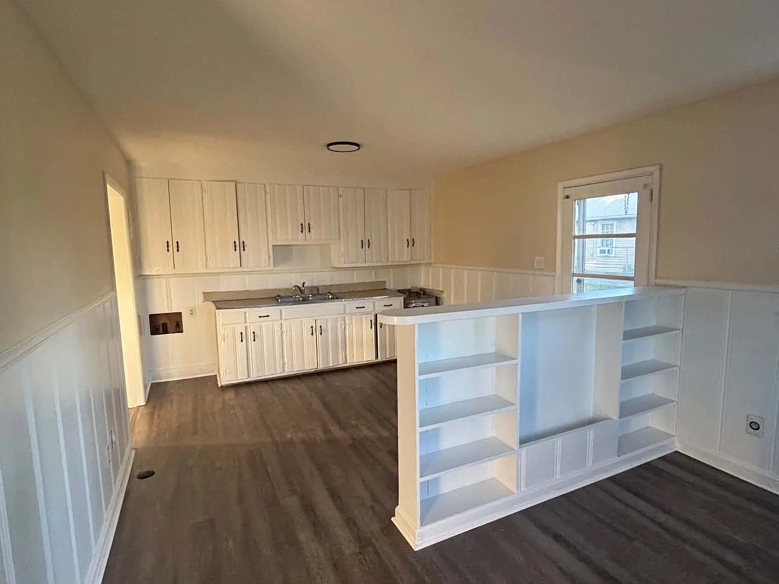 607 Durst Avenue East - 1 — Photo 2