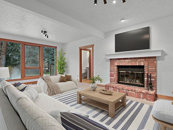 3rd image of 3611 E Pine Needle Ave