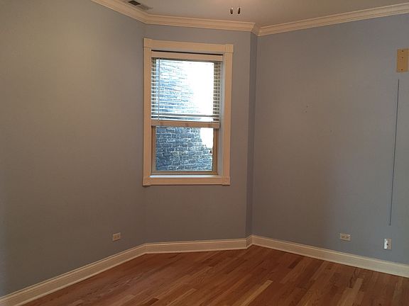 5th image of 4038 N Clarendon Ave #3R