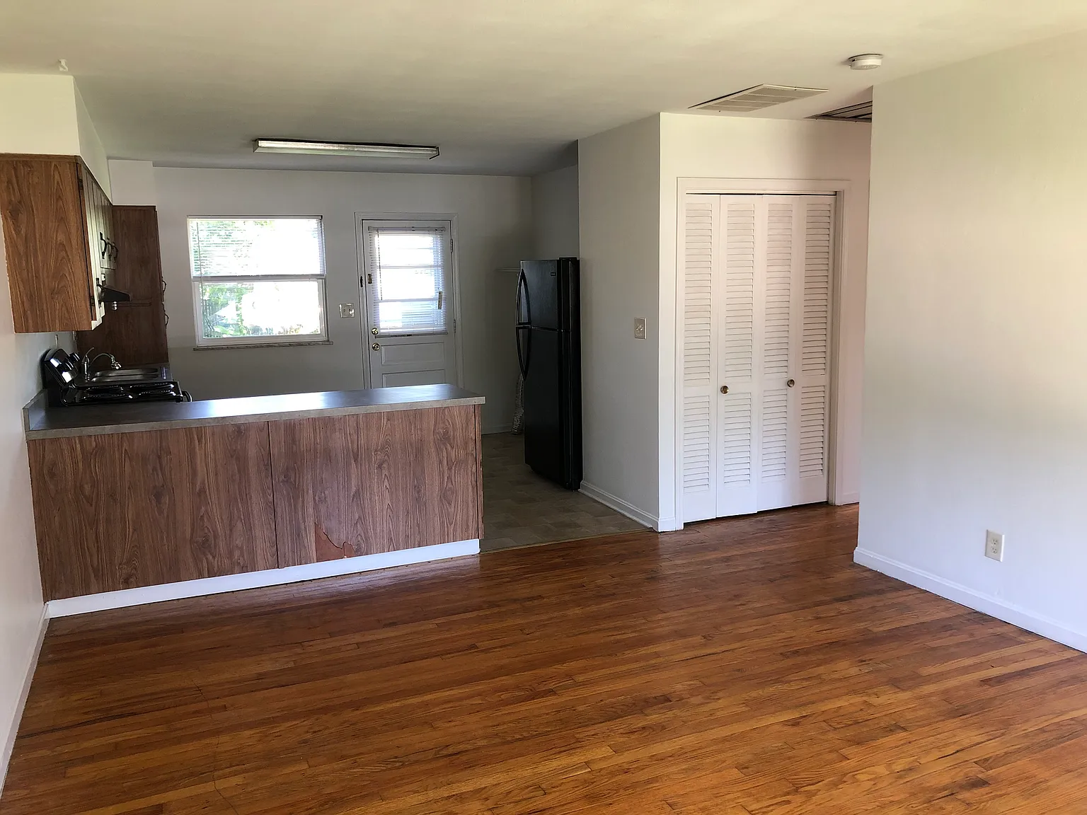 2 bed, 832 sqft, $1,000 — Photo 3