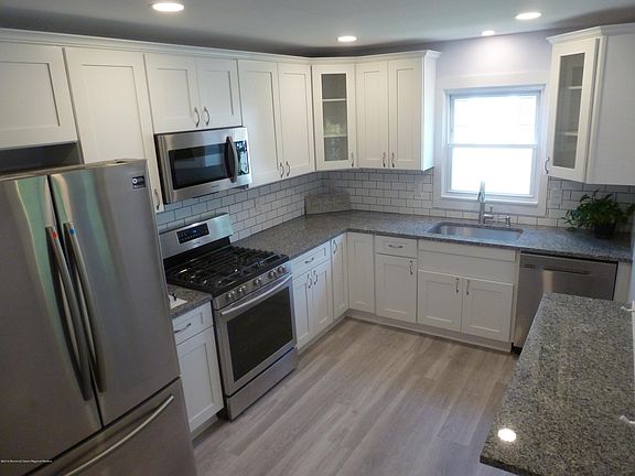 4th image of 2 Salisbury Ct