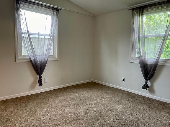 5th image of 9910 Saratoga Dr