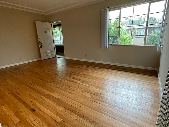 4th image of 9-1212 E Glenoaks Blvd