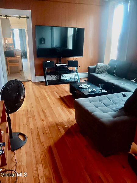 5th image of 137 2nd Avenue