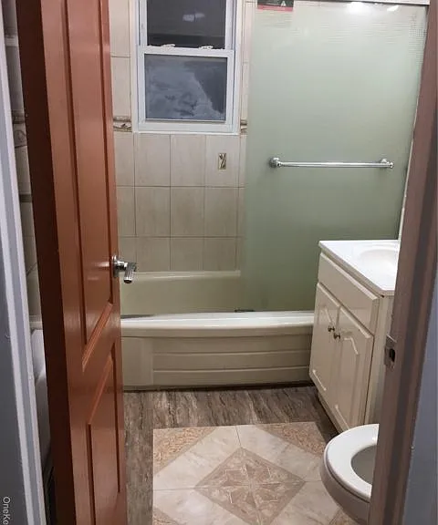 140-73 Burden Cres #3 — Photo 3