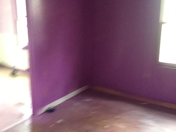 4th image of 27648 W 4th Ave
