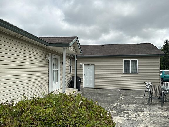 3rd image of 6120 Huckleberry Ln