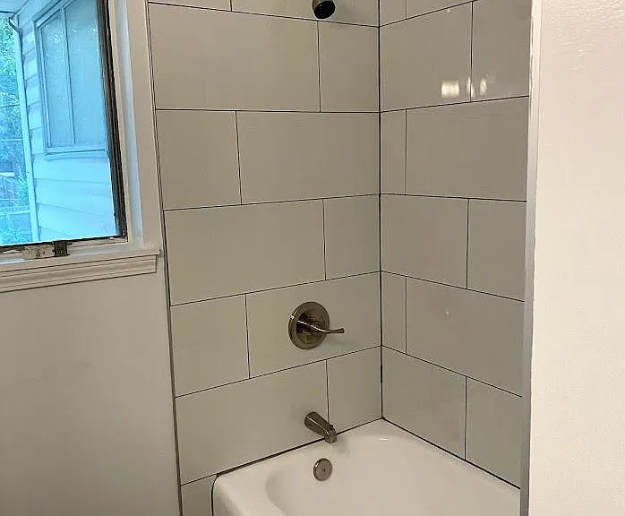 205 SE Elmhurst Ave — Photo 3