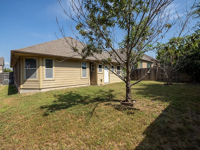 9509 Sydney Marilyn Ln — Photo 24