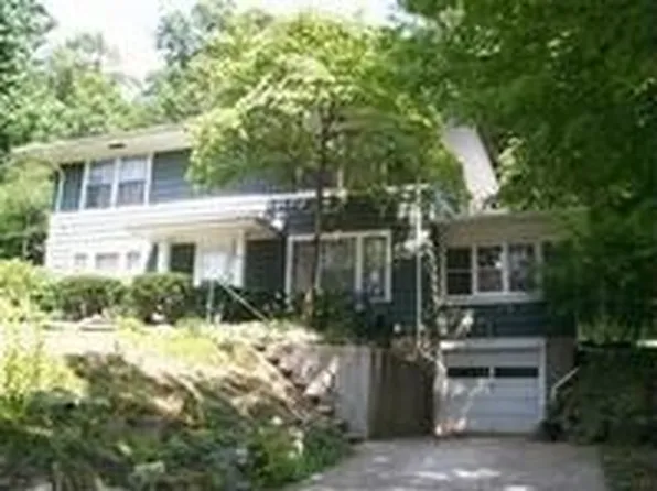 777 Cross St, Newcomerstown, OH 43832