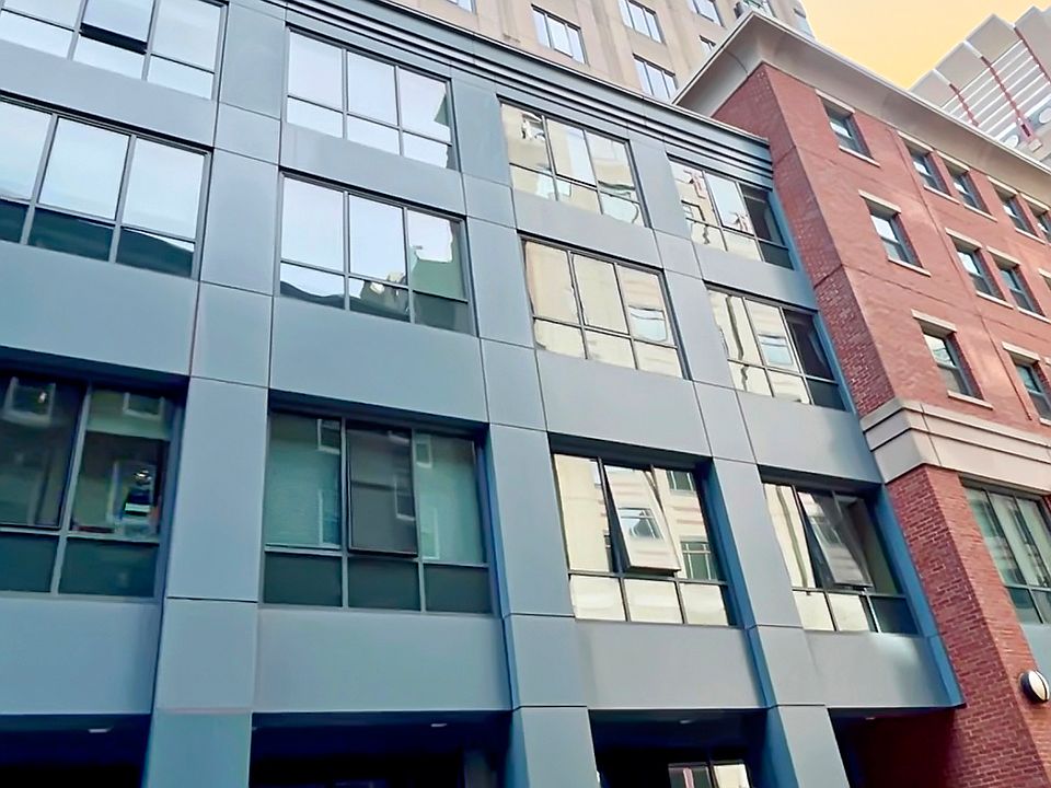 Classic Boston high rise in the center of the city!