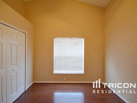 3rd image of 6928 Jamestown Manor Dr