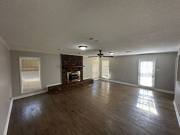 4th image of 8620 Woodbine Dr