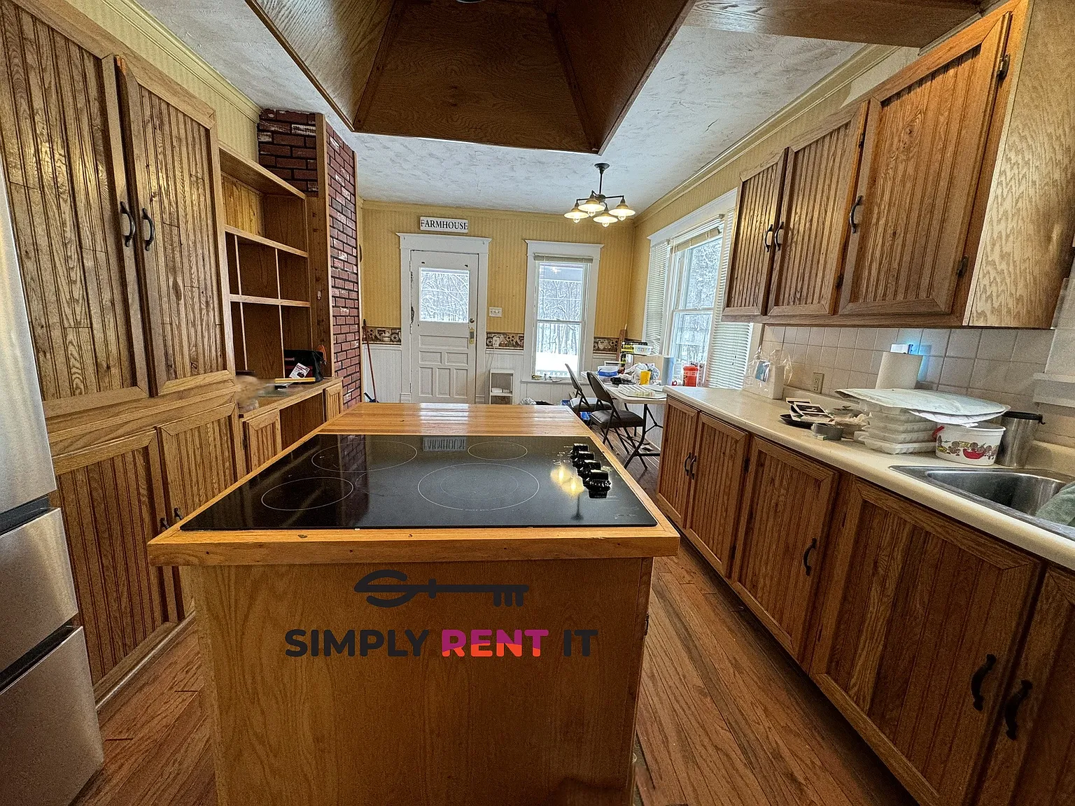 Large 4 Bedroom Woodland Escape On Campus — Photo 2