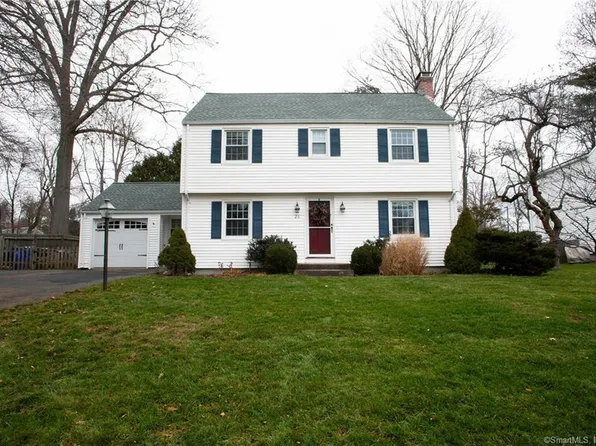 26 Lostbrook Road, West Hartford, CT 06117