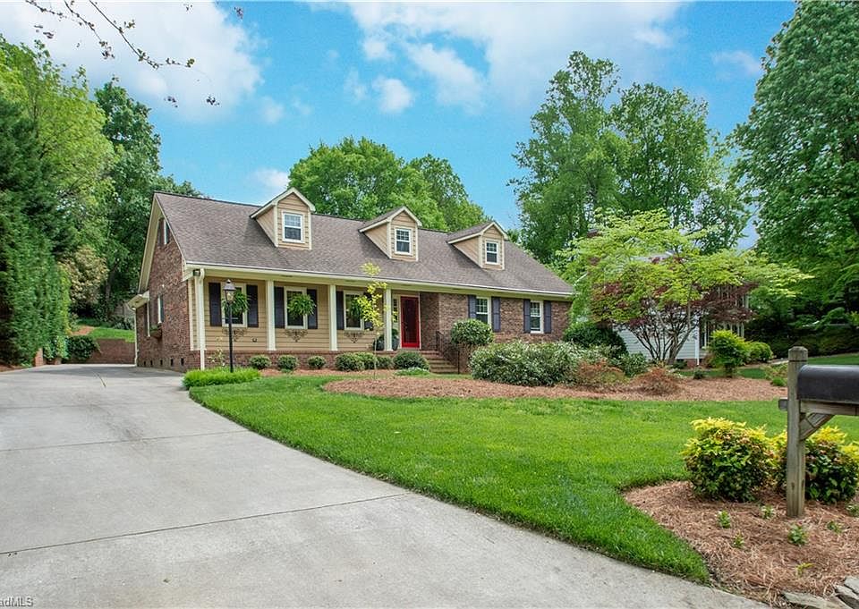1st image of 702 Gretchen Ln