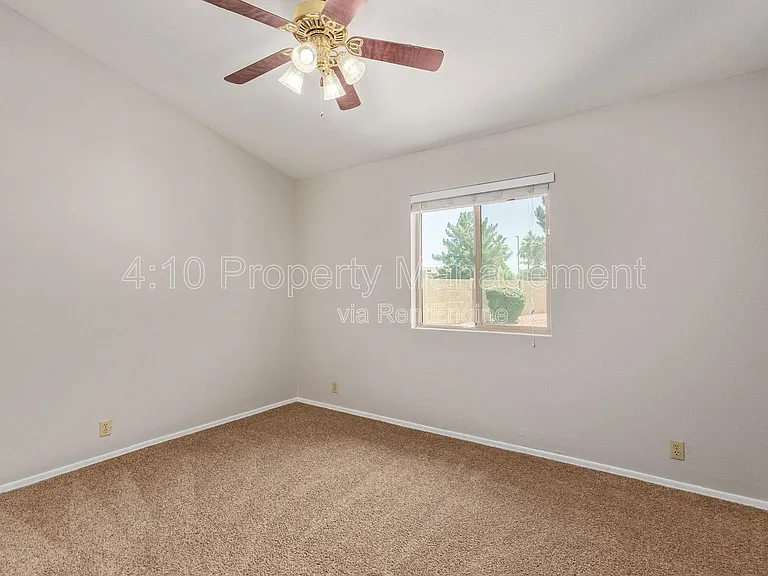 2381 W Redwood Dr — Photo 25