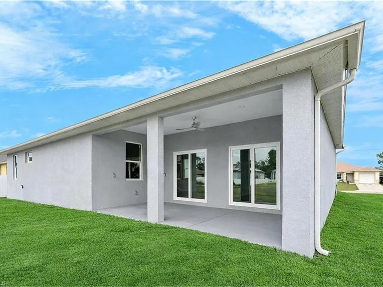 1043 Albert Ave — Photo 44