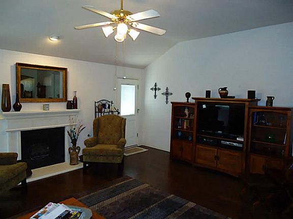 4th image of 3604 Stanford Dr