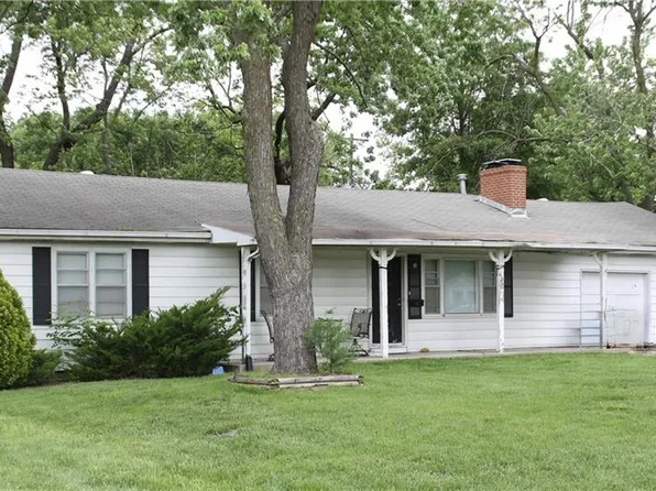 601 S Troost St, Olathe, KS 66061