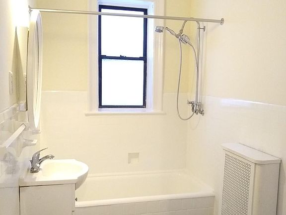 4th image of 7612 Park Ave #601
