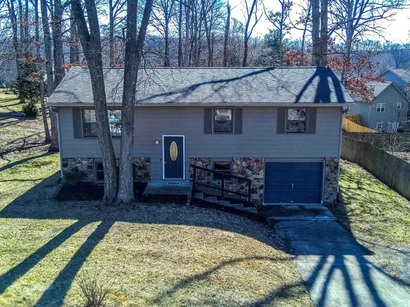 630 N Diana Dr, Ellettsville, IN 47429