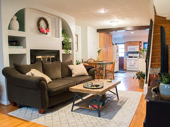 Common area, picture from front door looking at the kitchen