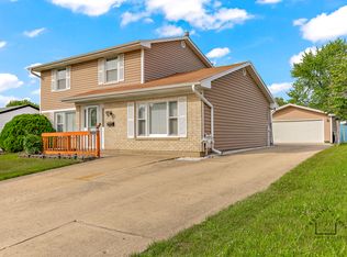 1312 E Kennedy Dr, Streamwood, IL 60107