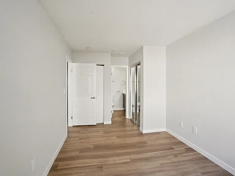 Chadron Apts — Photo 34