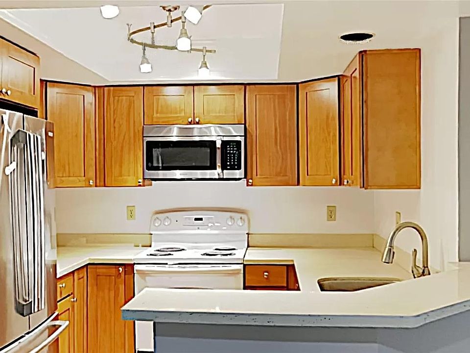 1st image of 1336 Bellevue Way NE APT 5