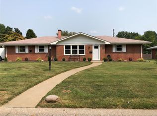 221 Springdale Dr, Belleville, IL