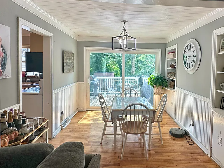510 Fairlawn Cir — Photo 22