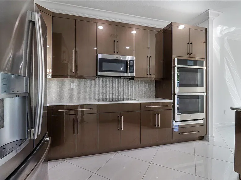 10098 Akenside Dr — Photo 9